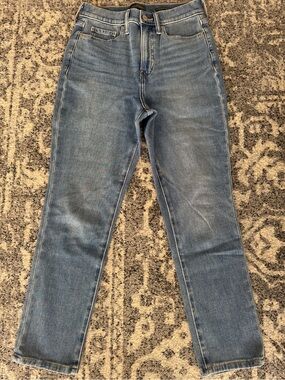 Banana Republic Premium Ultra High-Rise Slim Fit Jeans - Light Blue